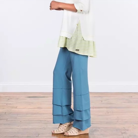 NEW Matilda Jane Off Script Wide Leg Flare Pants - Picture 2 of 10